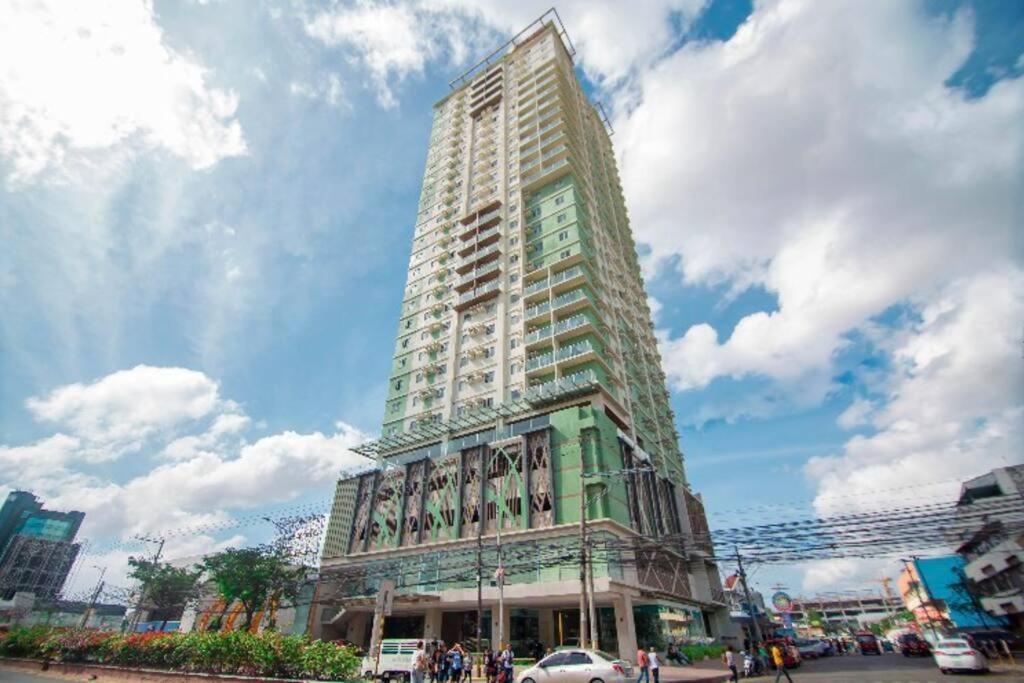 1822 Deluxe Twin - Migas Haven At Sunvida Tower Appartement Cebu Buitenkant foto